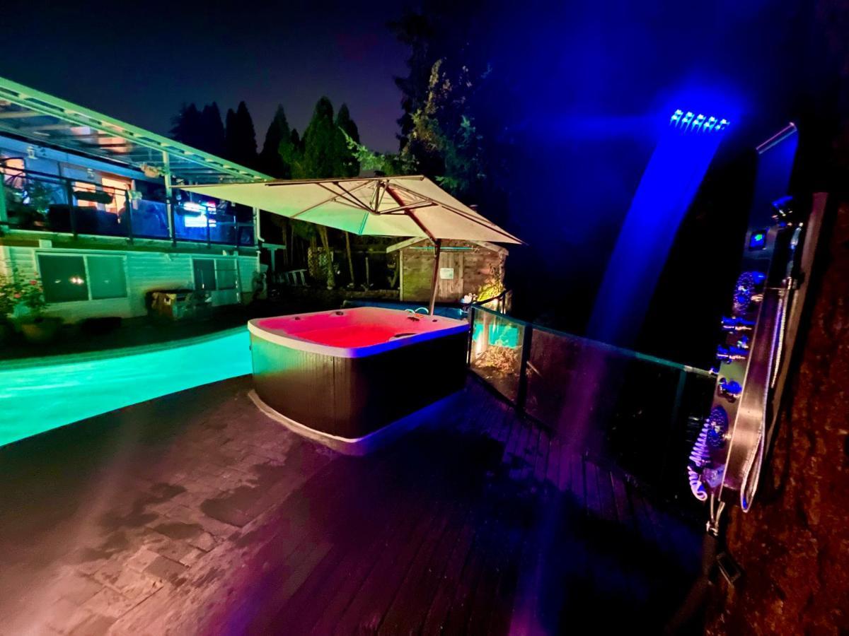 Resort Style Home Living With Private Pool And Hottub Делта Екстер'єр фото